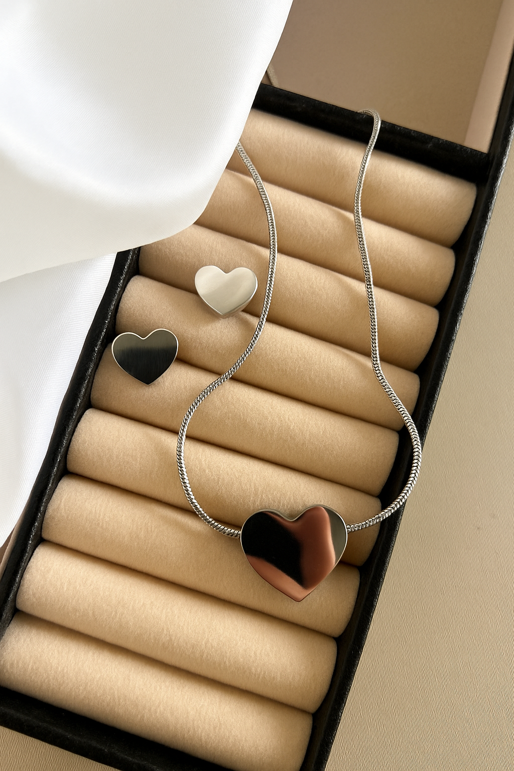 Conjunto de coração em aço inoxidável.