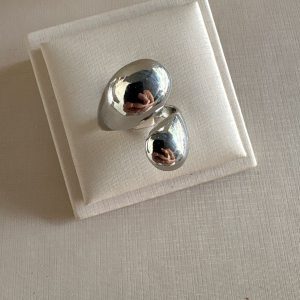 Anel gota na cor prata